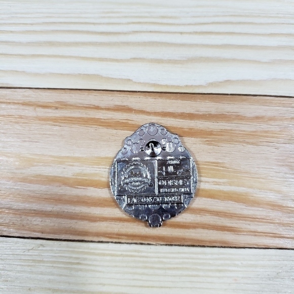 World of Evil- Gaston Pin - Picture 3 of 3